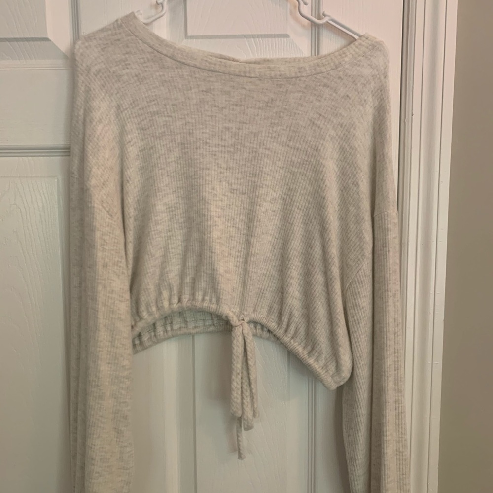 Long sleeve cropped tie front shirt